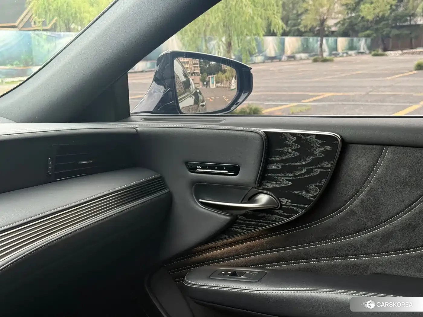 Lexus LS id 4686098 из Китая 15