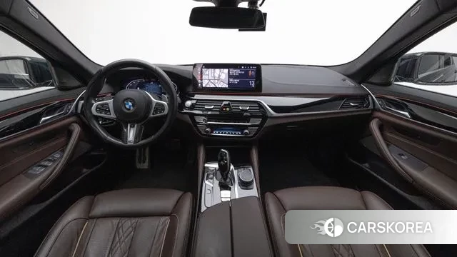 BMW 5 Series (G30) id 3695351 из Кореи 17