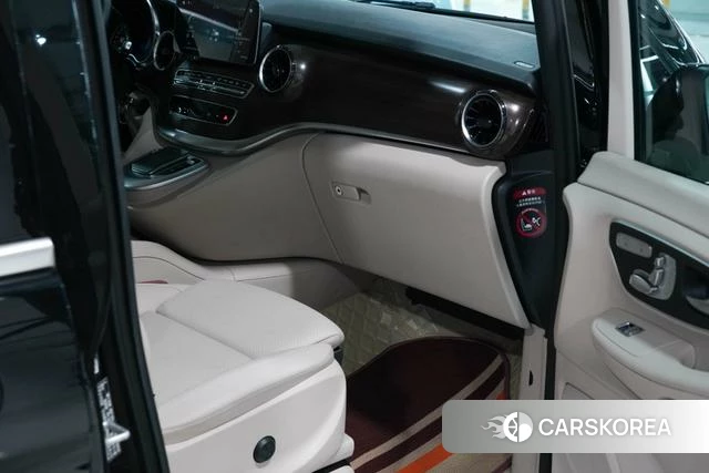Mercedes-Benz V-class id 4275537 из Китая 18