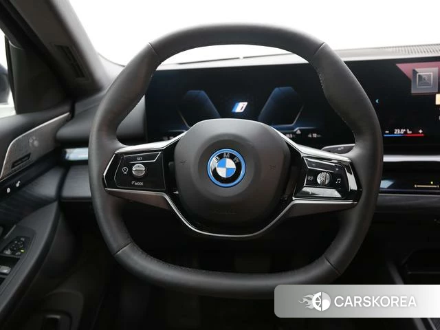 BMW i5 id 4341923 из Китая 14