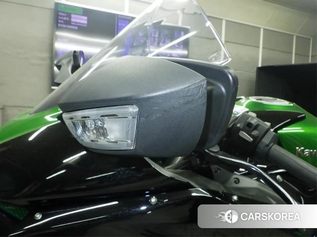 Kawasaki NINJA H2 SX SE id 3946920 из Японии 29