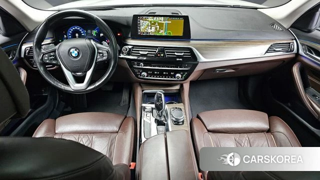 BMW 5 Series (G30) id 3942630 из Кореи 17