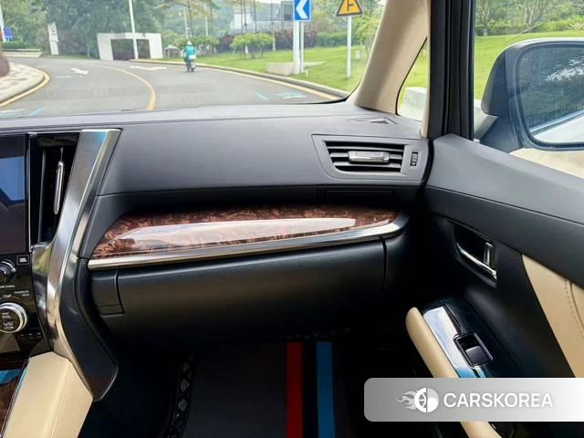 Toyota Elfa id 4341746 из Китая 15