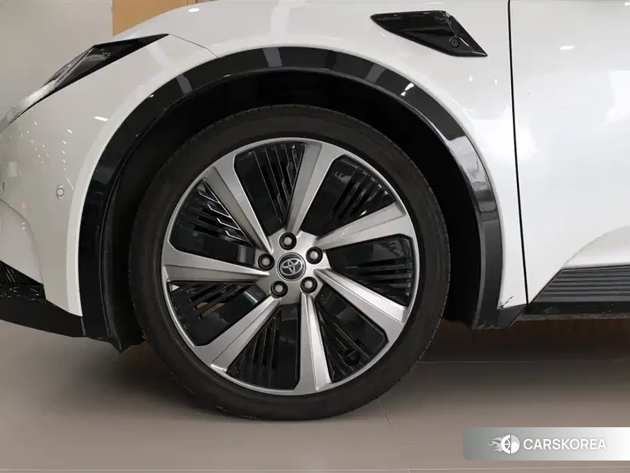 Toyota bZ5 id 4538572 из Китая 13