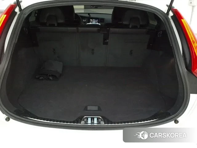 Volvo V60 Cross-Country id 3005084 из Кореи 17