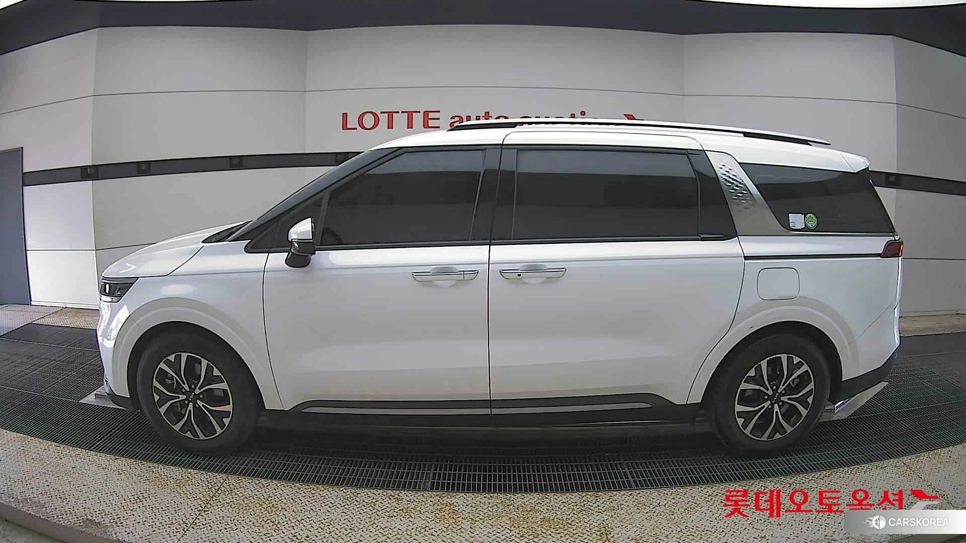 Kia Carnival id 4347374 из Кореи 33