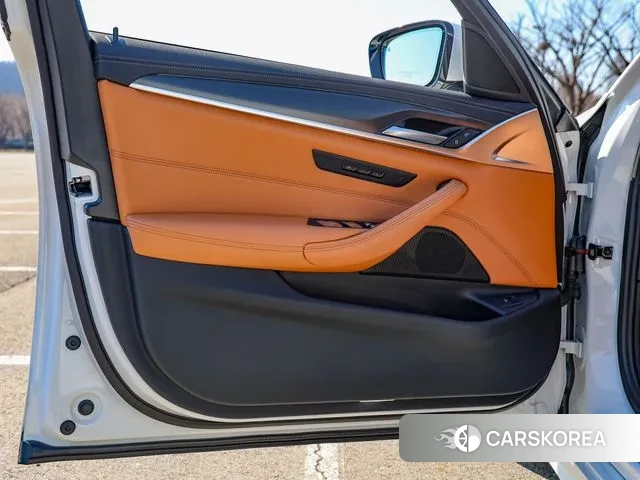 BMW 5 Series (G30) id 3756920 из Кореи 17