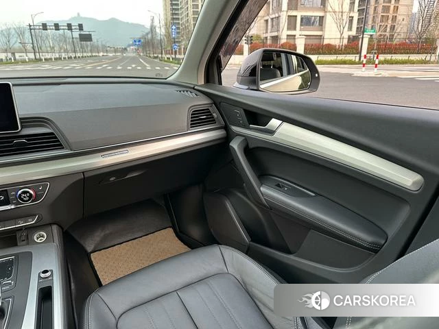 Audi Q5L id 4236312 из Китая 22