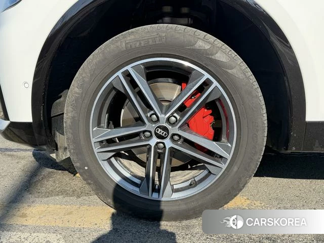 Audi Q5L Sportback id 4208978 из Китая 8