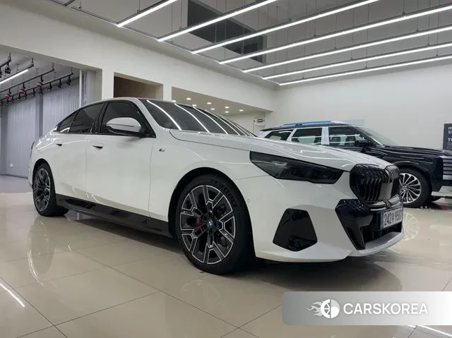 BMW 5 Series (G60) id 3543988 из Кореи 17