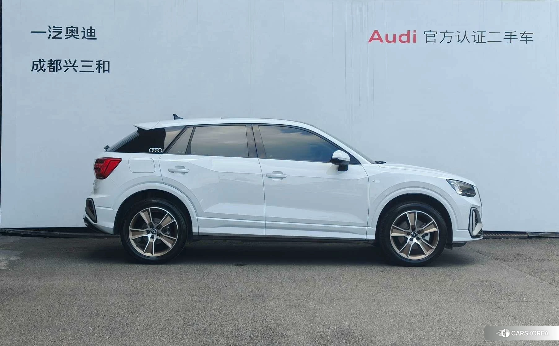 Audi Q2L id 4473685 из Китая 17