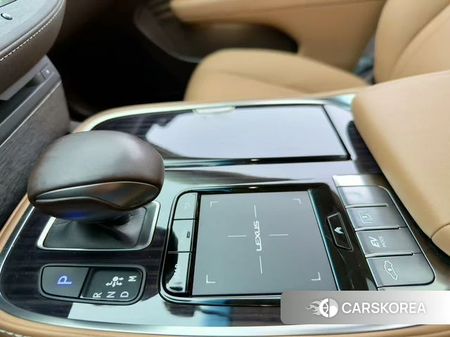 Lexus LS id 4221299 из Китая 16