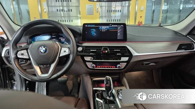 BMW 5 Series (G30) id 4546823 из Кореи 17