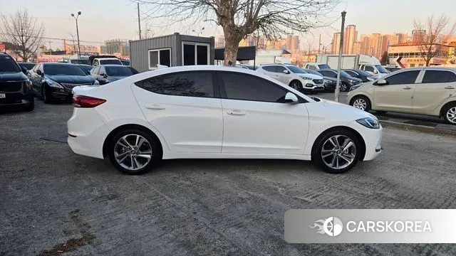 Hyundai Avante AD id 3647331 из Кореи 17