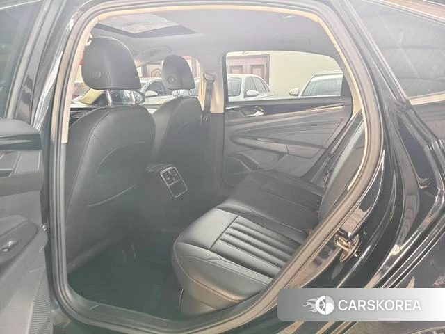 Volkswagen Passat id 4272353 из Китая 9