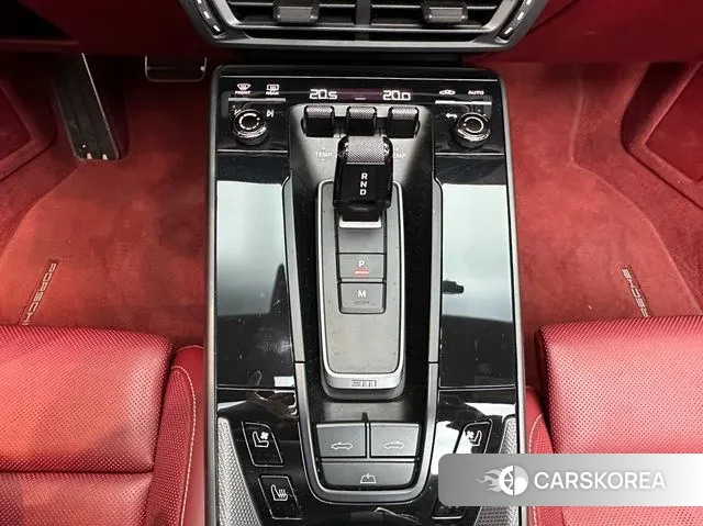 Porsche 911(992) id 3181988 из Кореи 10