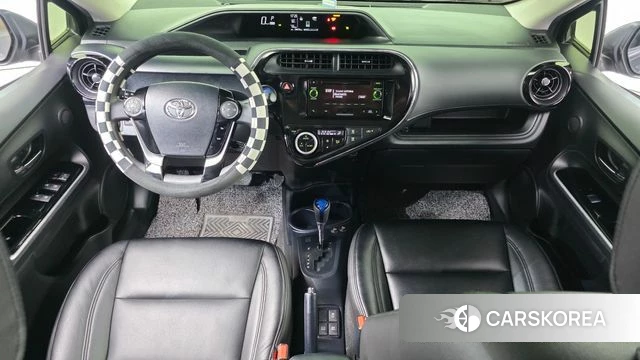 Toyota Prius C id 4402561 из Кореи 27