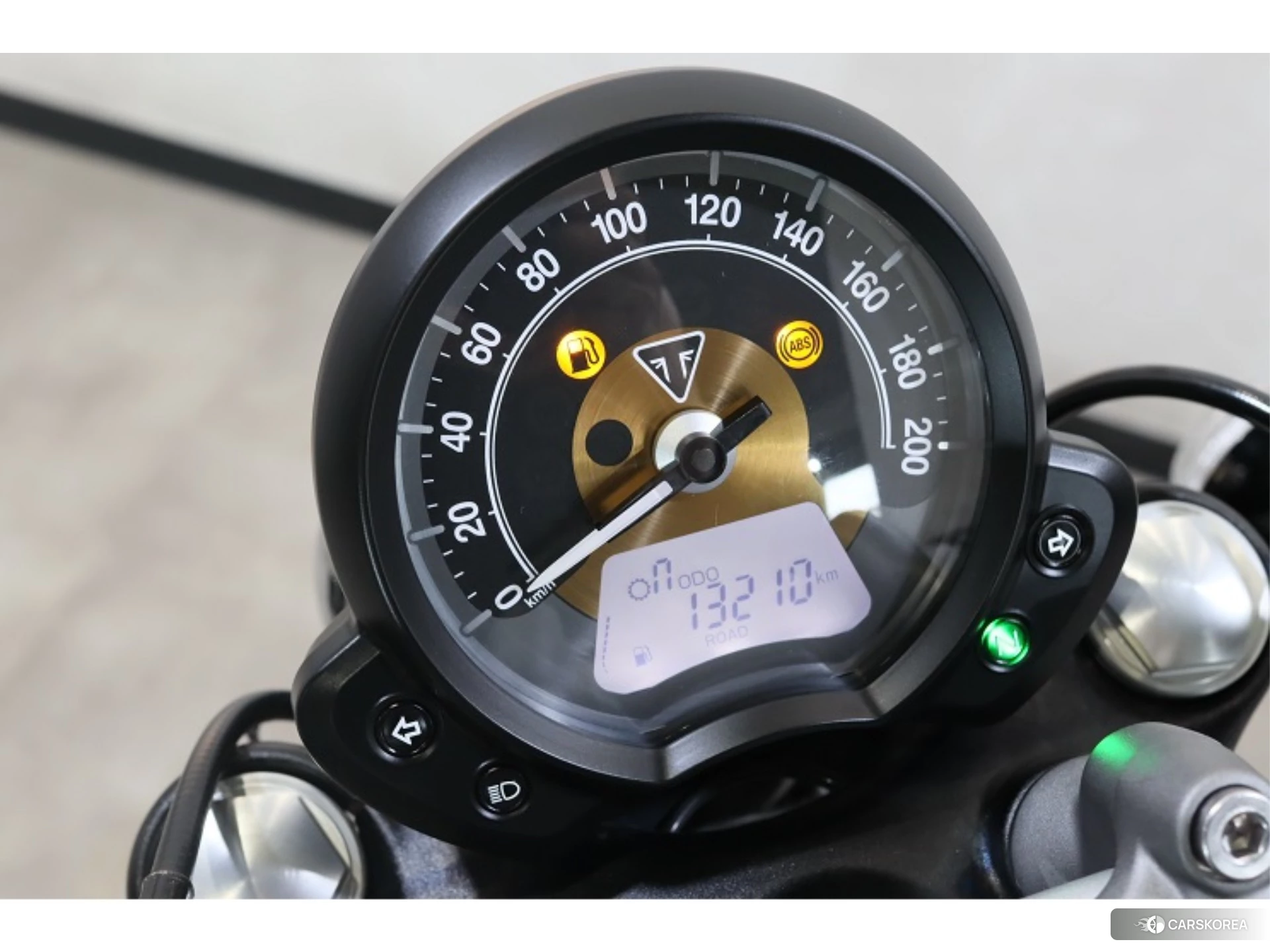 Triumph BONNEVILLE BOBBER id 3946612 из Японии 20