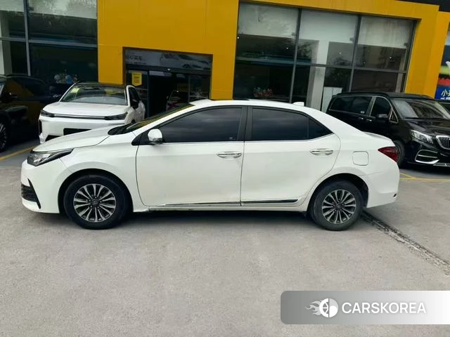 Toyota Corolla id 4219937 из Китая 7