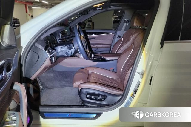 BMW 5 Series (G30) id 3965335 из Кореи 10