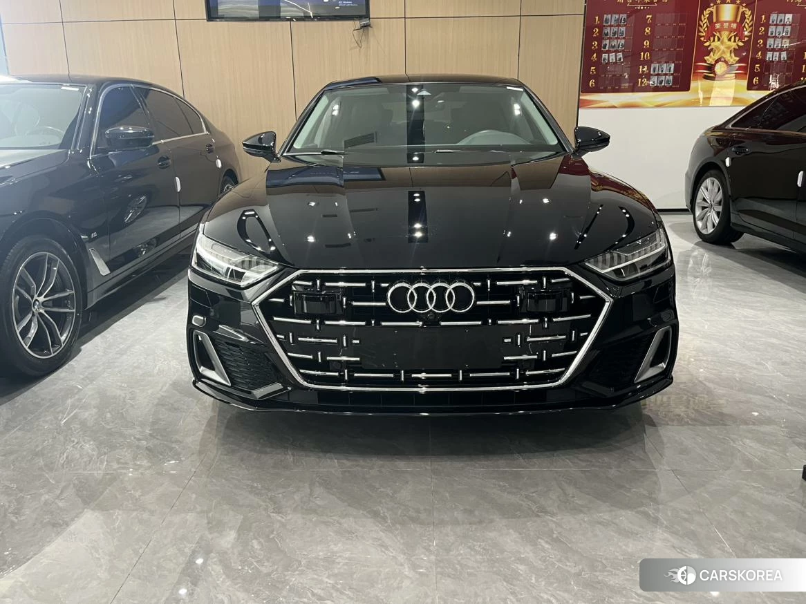 Audi A7L id 4407543 из Китая 7