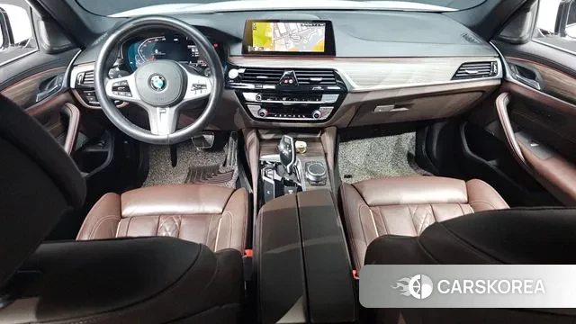 BMW 5 Series (G30) id 3307451 из Кореи 17