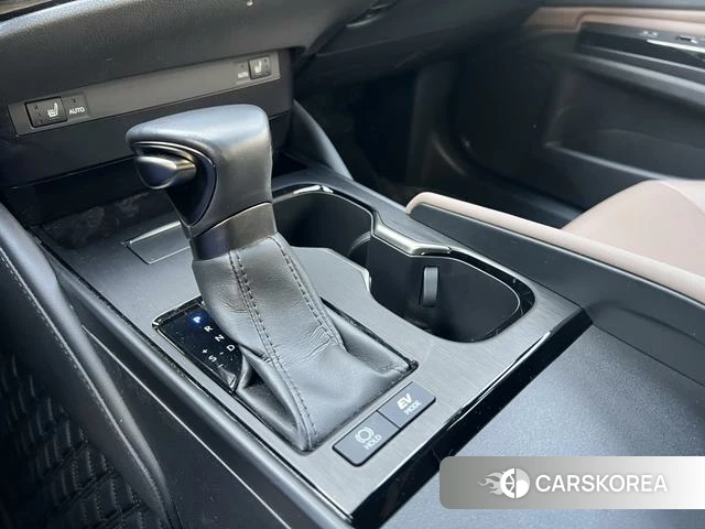 Lexus ES id 4276290 из Китая 7