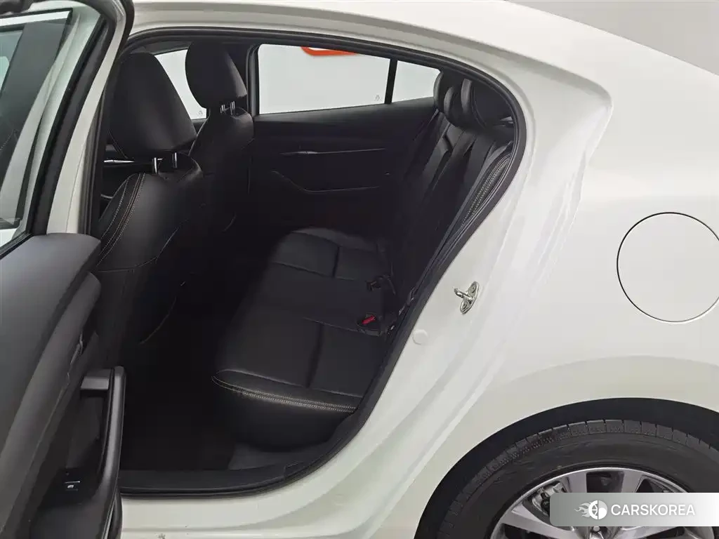 Mazda 3 id 4547377 из Китая 21