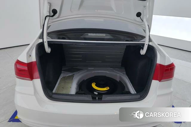 Volkswagen Santana id 3768853 из Китая 14