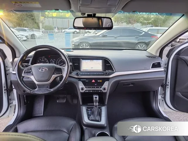 Hyundai Avante AD id 3439965 из Кореи 17