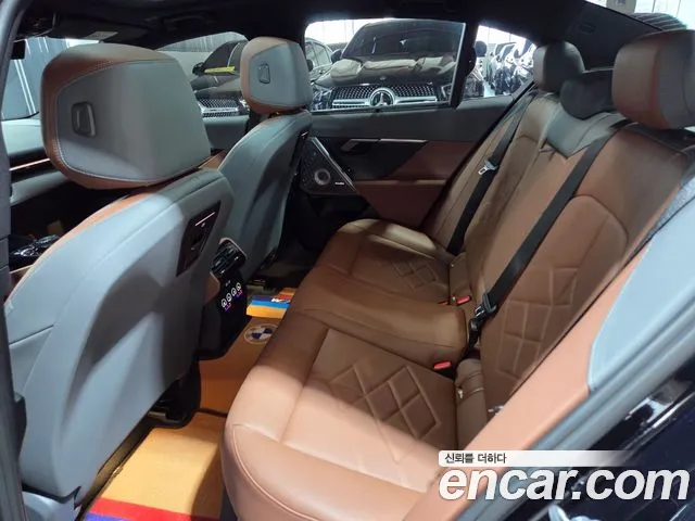 BMW 5 Series (G60) id 2514614 из Кореи 17