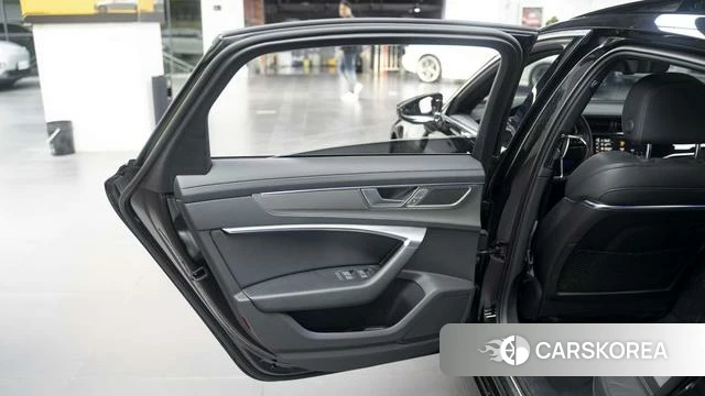 Audi A6L id 3896288 из Китая 18