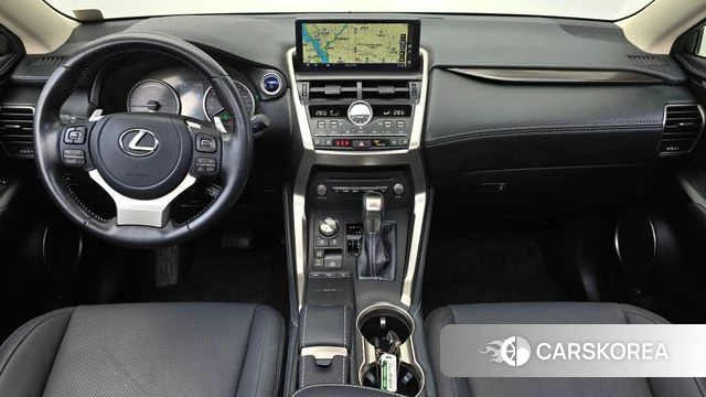 Lexus NX300h id 3819394 из Кореи 17