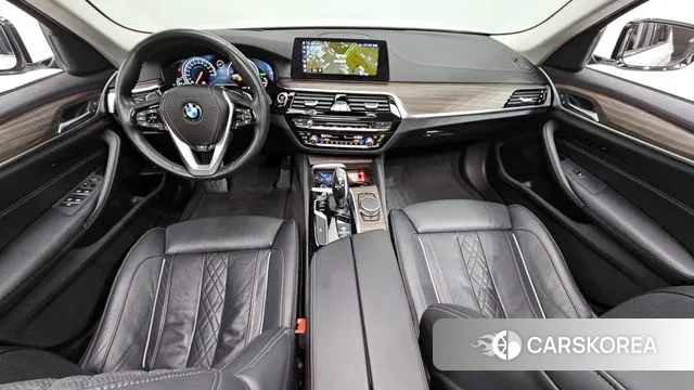 BMW 5 Series (G30) id 3531124 из Кореи 17