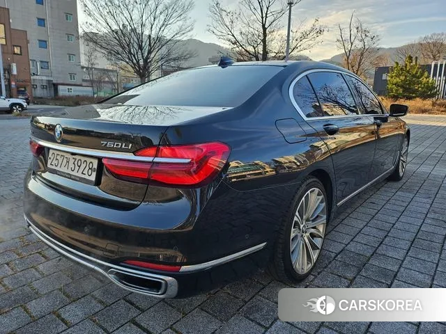 BMW 7 Series (G11) id 3520300 из Кореи 17