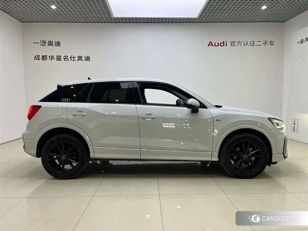 Audi Q2L id 4599695 из Китая 12
