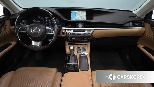 Lexus New ES300h id 4233105 из Кореи 17