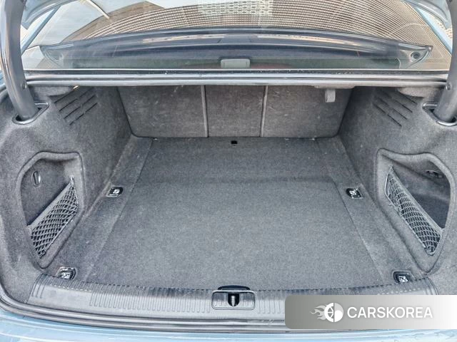 Audi A4L id 3888672 из Китая 12