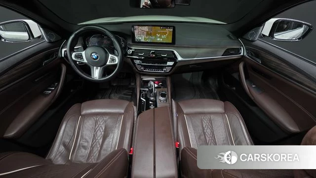 BMW 5 Series (G30) id 3843812 из Кореи 17