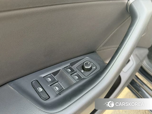 Volkswagen Magotan id 4263021 из Китая 17