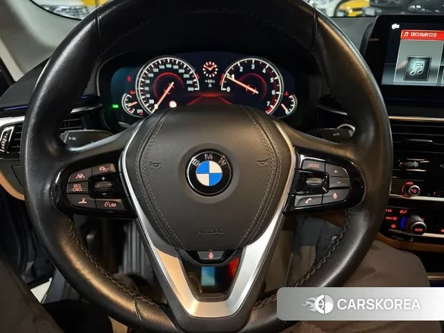 BMW 5 Series (G30) id 3757106 из Кореи 17