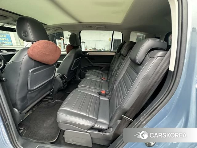 Volkswagen Touran L id 4238919 из Китая 14