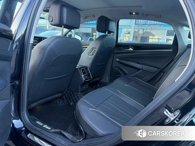 Volkswagen Passat id 4257976 из Китая 13