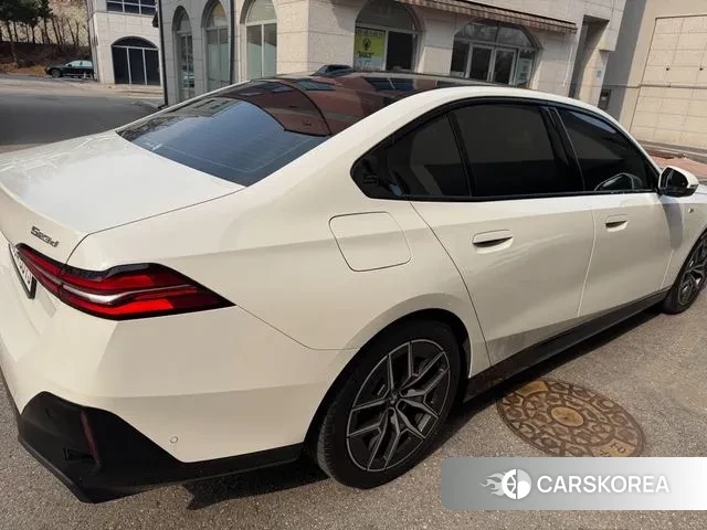 BMW 5 Series (G60) id 3769610 из Кореи 10