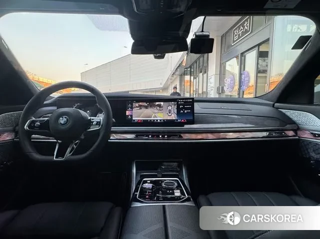 BMW 7 Series (G70) id 3382809 из Кореи 17