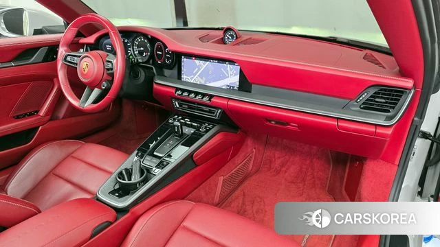 Porsche 911(992) id 4180006 из Кореи 17