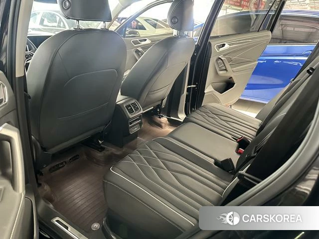 Volkswagen Tiguan L id 4297924 из Китая 7