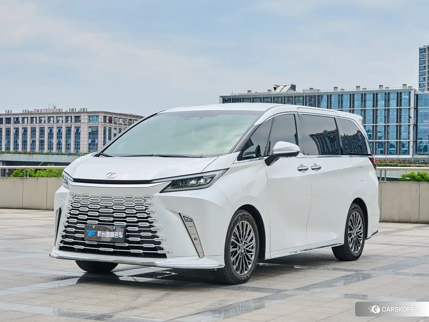 Lexus LM id 4548267 из Китая 17