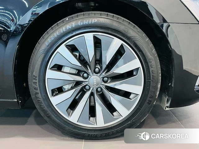 Audi A6L id 4215075 из Китая 12