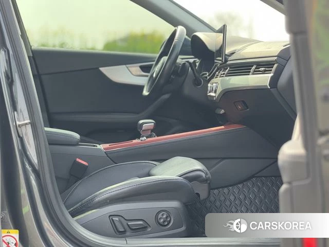 Audi A4L id 4333222 из Китая 14